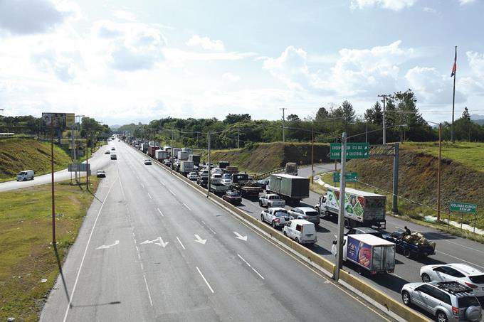 Visitantes en cuarentena. Imagen: Raul Asencio. Listin Diario