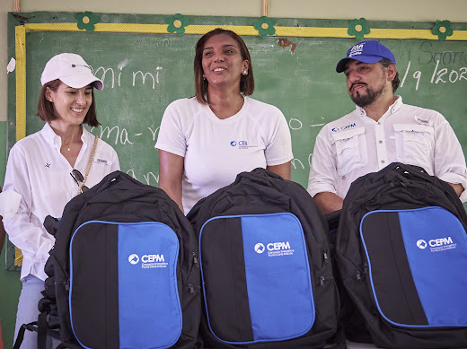 Héroes - Helena Saenz, Meraris Vargas y Oscar San Martín