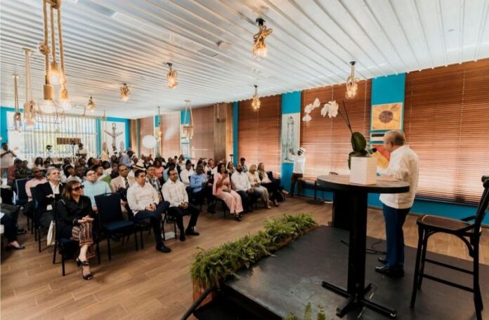 Ellis Pérez, Conversatorio El Turismo y la Prensa Especializada