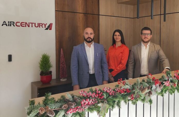 Carlos Jiménez, Jessica Chahín y Felipe Gutierrez de Air Century