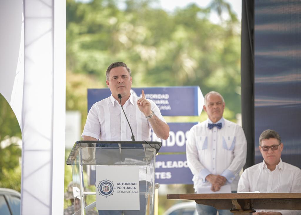 Director APORDOM deja en funcionamiento muelle público de Samaná - Online Plus