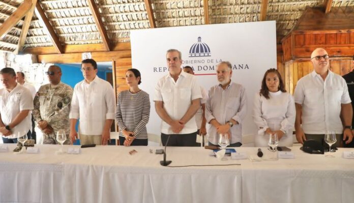 Presidente Abinader en Isla Saona