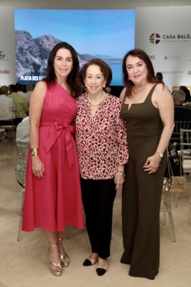Michelle Dupuy, Polita Barcel&oacute; y Mar&iacute;a Barcel&oacute;