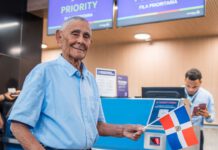Arajet hace realidad sueño de viajar por primera vez a un dominicano de 95 años